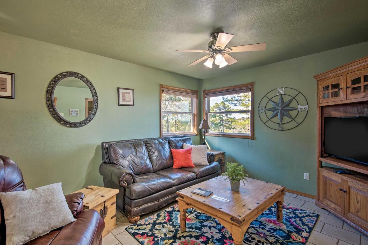 Broken Bow Cottage With Deck, Hot Tub And Fire Pit! Esterno foto